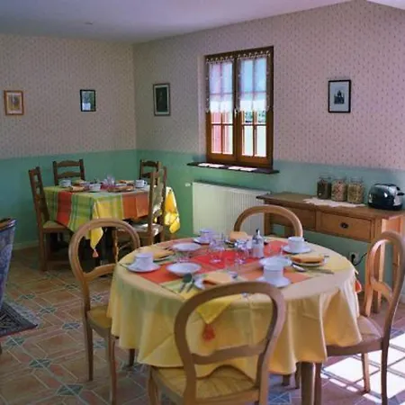 Bed & Breakfast Typiques Restaurees Au Coeur De L'argonne