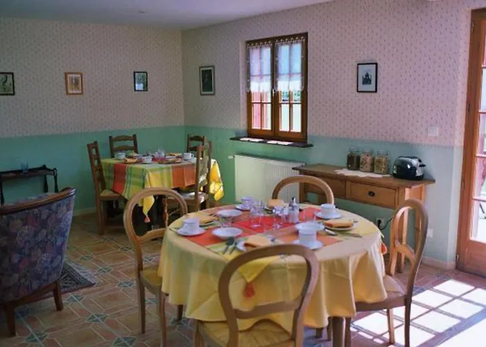 Bed & Breakfast Typiques Restaurees Au Coeur De L'argonne - Fr-1-585-141